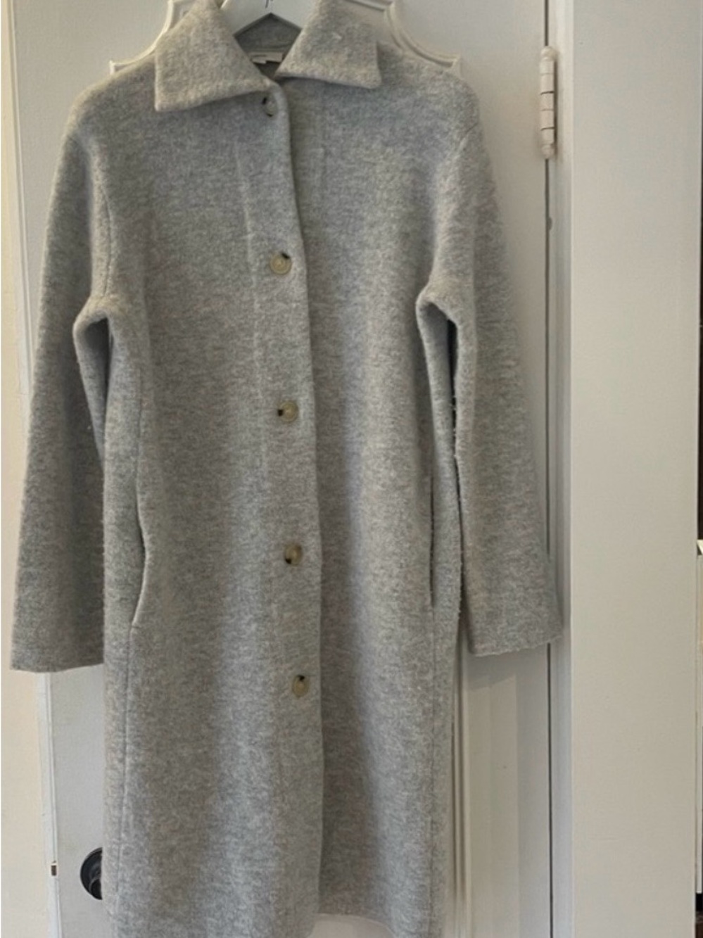 Vinse. New jacket.   Wool 36, alpaca28,viscose28.